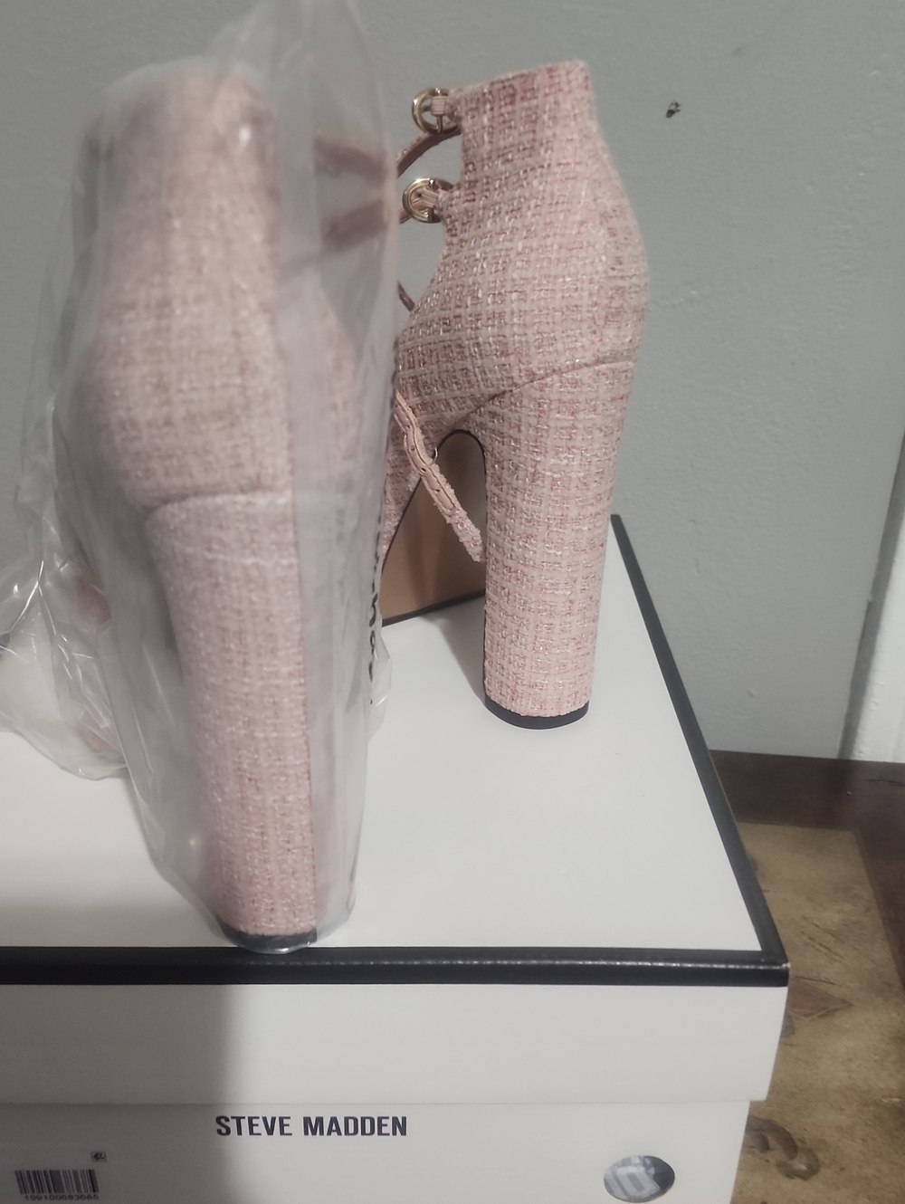 Steve Madden Pink Platforms - Picture 4 of 6